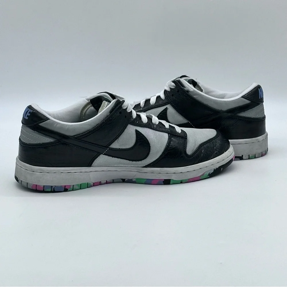 Nike Dunk Low Sneakers. Size 9.5 - Picture 8 of 9